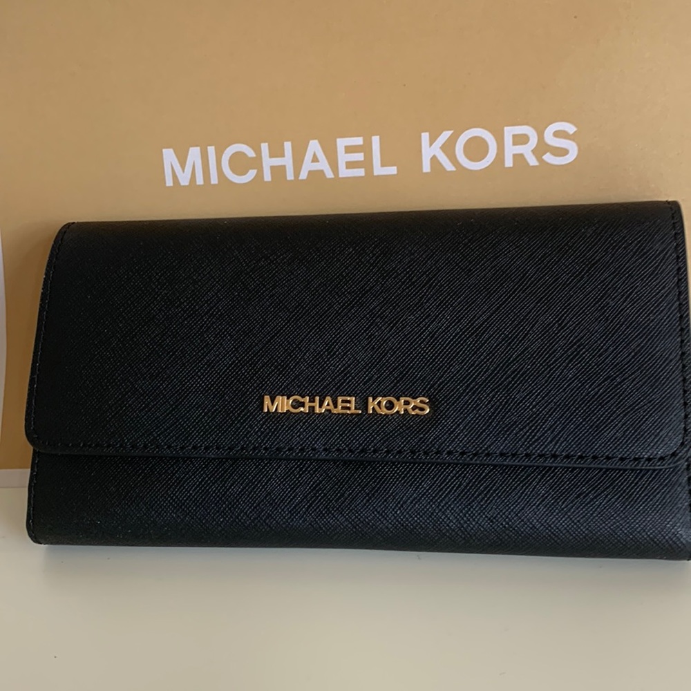 MICHAEL KORS JET SET TRIFOLD WALLET. NWOT